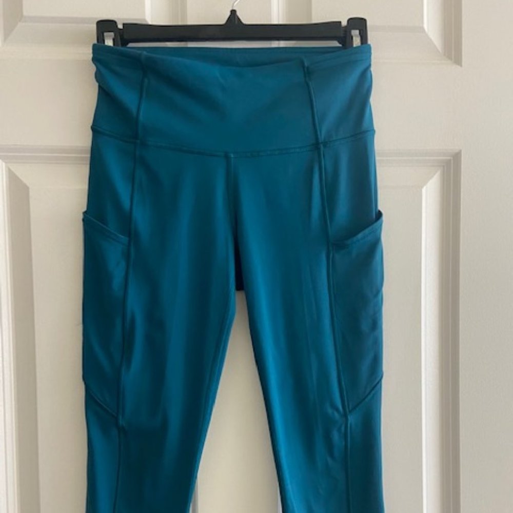 LuluLemon Leggings - 19''  Crop - Size 4